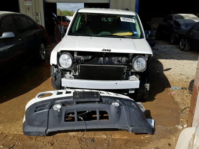 1C4NJPBA3FD400699 - 2015 JEEP PATRIOT SP WHITE photo 9