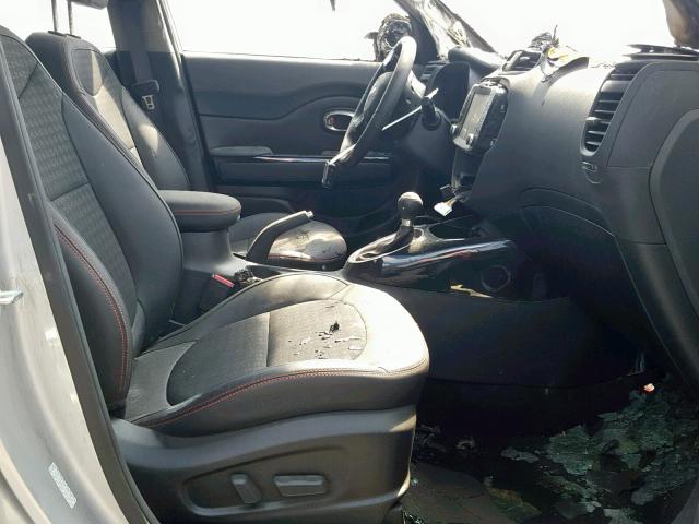 KNDJX3AA0J7516358 - 2018 KIA SOUL ! Gümüş foto 5