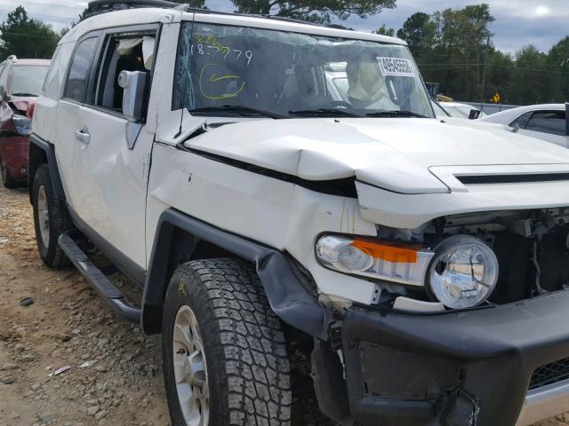 JTEZU4BF2CK012000 - 2012 TOYOTA FJ CRUISER WHITE photo 9