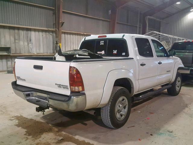 5TEJU62N48Z512912 - 2008 TOYOTA TACOMA DOU WHITE photo 4