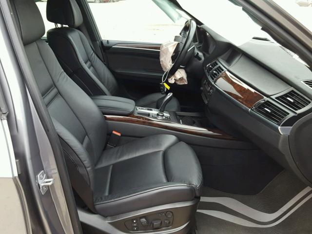 5UXZV8C5XD0C16766 - 2013 BMW X5 XDRIVE5 SILVER photo 5