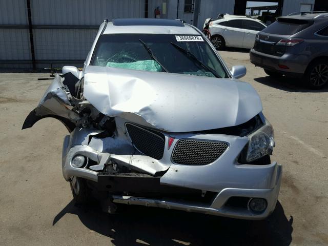 5Y2SM66875Z441690 - 2005 PONTIAC VIBE SILVER photo 9