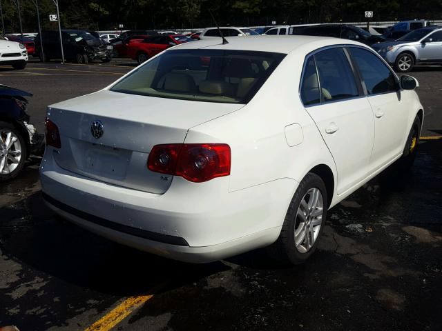 3VWEF71K77M069561 - 2007 VOLKSWAGEN JETTA WOLF WHITE photo 4