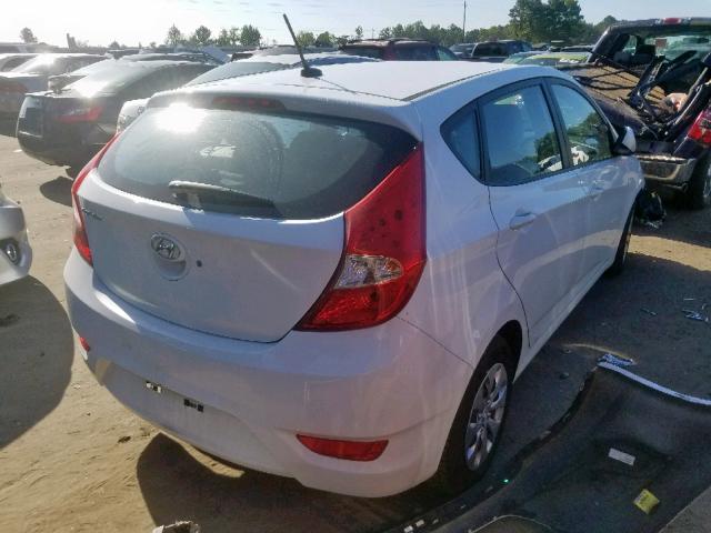 KMHCT5AE8HU307573 - 2017 HYUNDAI ACCENT SE WHITE photo 4