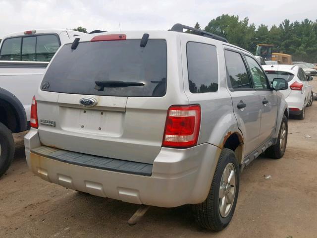 1FMCU03G49KA13065 - 2009 FORD ESCAPE XLT SILVER photo 4