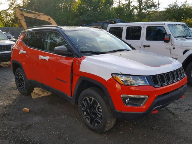 3C4NJDDB7JT493069 - 2018 JEEP COMPASS TR ORANGE photo 1