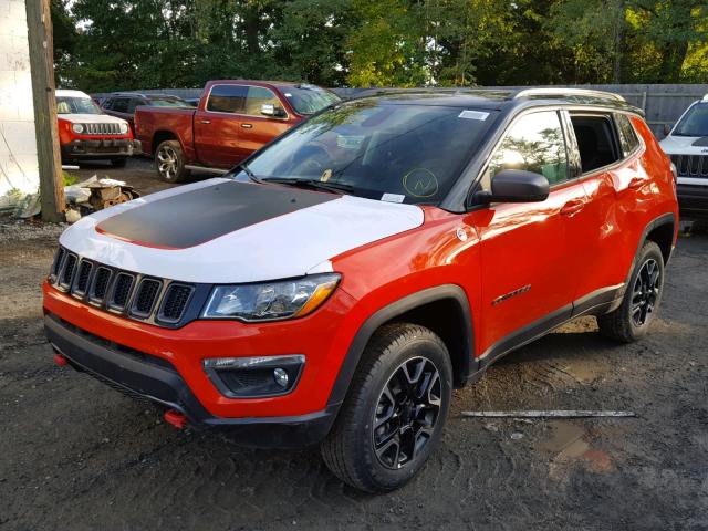 3C4NJDDB7JT493069 - 2018 JEEP COMPASS TR ORANGE photo 2