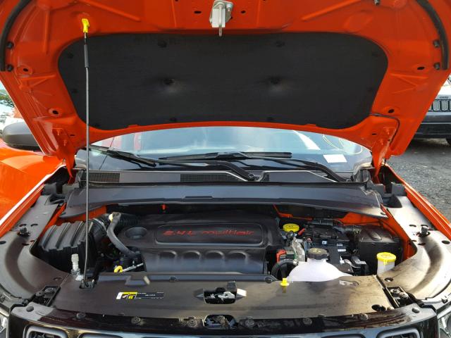 3C4NJDDB7JT493069 - 2018 JEEP COMPASS TR ORANGE photo 7