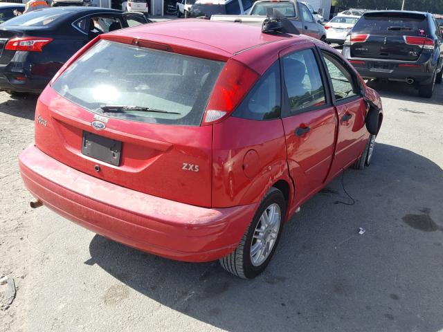 3FAFP37363R188864 - 2003 FORD FOCUS ZX5 RED photo 4