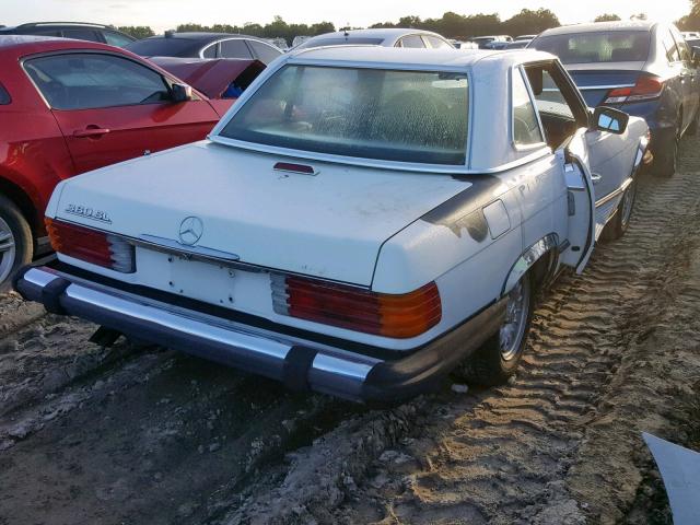 WDBBA45D3FA034332 - 1985 MERCEDES-BENZ 380 SL WHITE photo 4