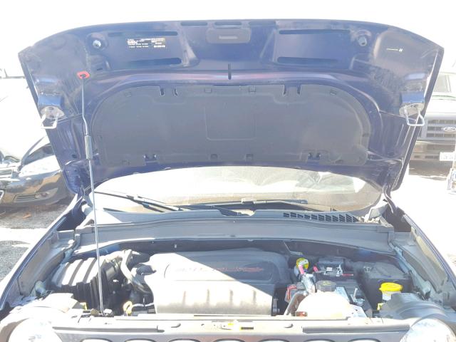 ZACCJBAB4JPH35632 - 2018 JEEP RENEGADE S ლურჯი ფოტო 7