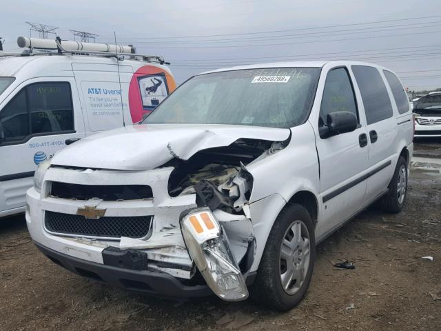 1GNDV23W78D143991 - 2008 CHEVROLET UPLANDER L WHITE photo 2