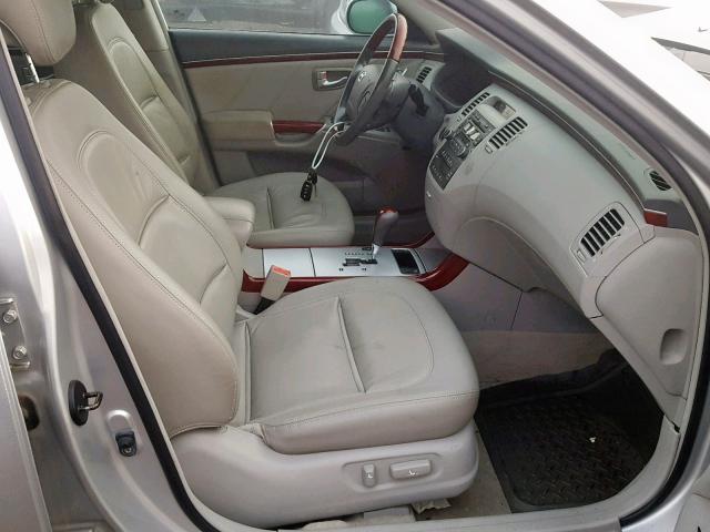 KMHFC46F96A117725 - 2006 HYUNDAI AZERA SE SILVER photo 5