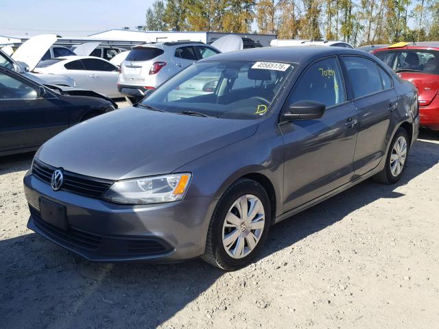 3VW2K7AJ4BM075218 - 2011 VOLKSWAGEN JETTA BASE GRAY photo 2