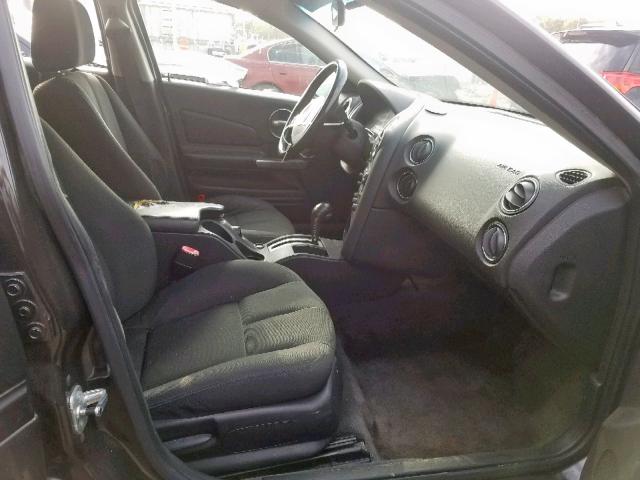 2G2WP552881138757 - 2008 PONTIAC GRAND PRIX BLACK photo 5