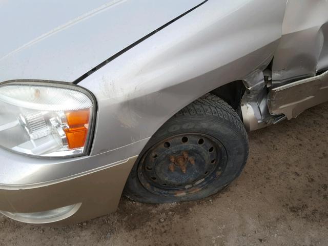 2FMDA58214BB25168 - 2004 FORD FREESTAR L SILVER photo 9