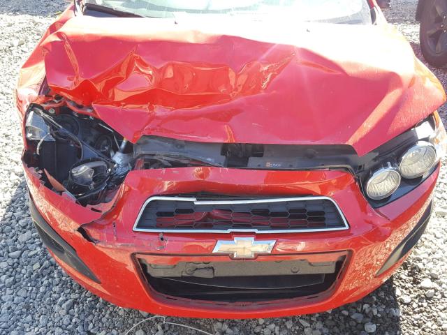 1G1JA5SH0F4161329 - 2015 CHEVROLET SONIC LS RED photo 9