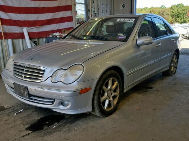 WDBRF92H47F881174 - 2007 MERCEDES-BENZ C 280 4MAT SILVER photo 2