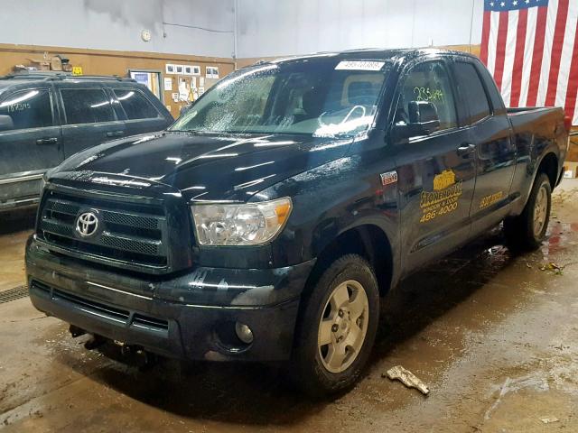 5TFUW5F18AX155899 - 2010 TOYOTA TUNDRA DOU BLACK photo 2