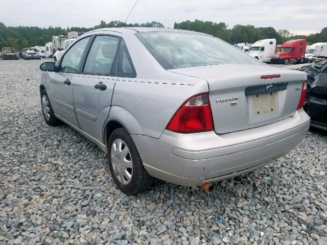 1FAFP34N55W255668 - 2005 FORD FOCUS ZX4 SILVER photo 3