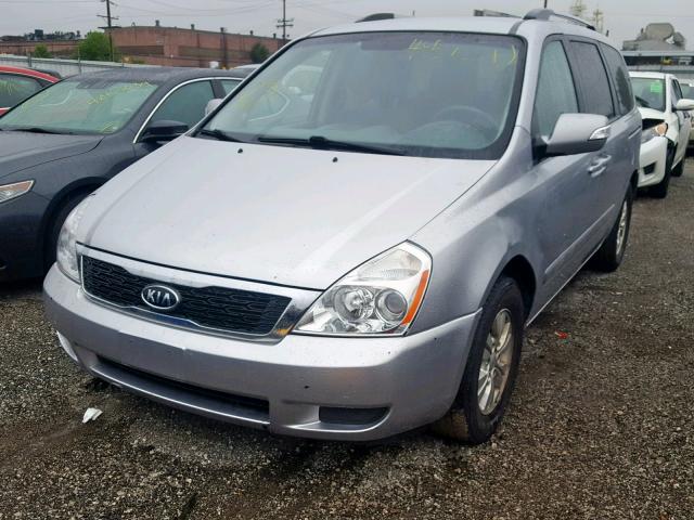 KNDMG4C71B6381497 - 2011 KIA SEDONA LX SILVER photo 2