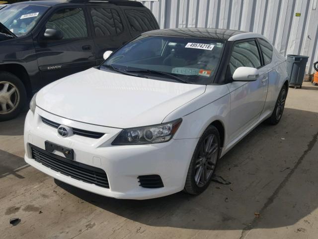JTKJF5C71B3018025 - 2011 TOYOTA SCION TC WHITE photo 2