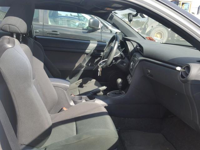 JTKJF5C71B3018025 - 2011 TOYOTA SCION TC WHITE photo 5