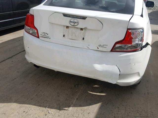 JTKJF5C71B3018025 - 2011 TOYOTA SCION TC WHITE photo 9