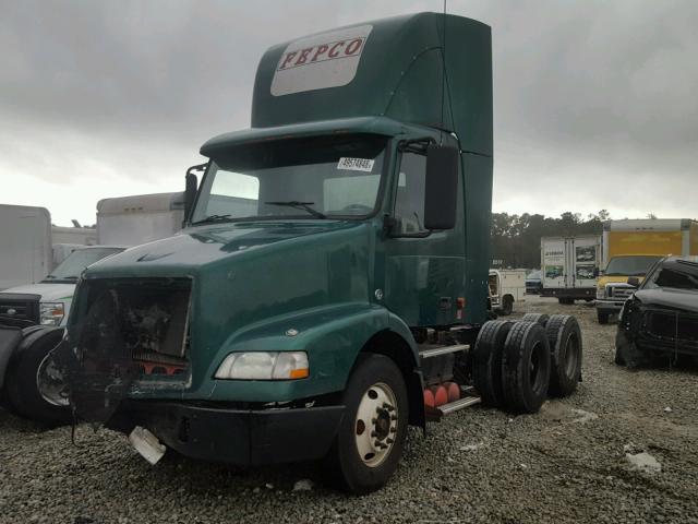 4V4MC9GH67N462086 - 2007 VOLVO VN VNM GREEN photo 2