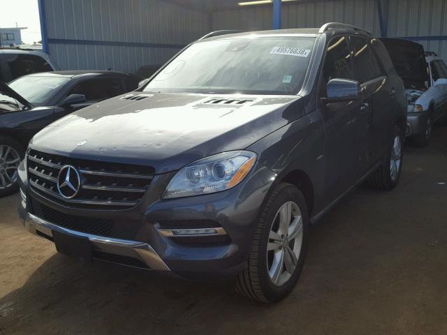 4JGDA5HB4CA088482 - 2012 MERCEDES-BENZ ML 350 4MA CHARCOAL photo 2