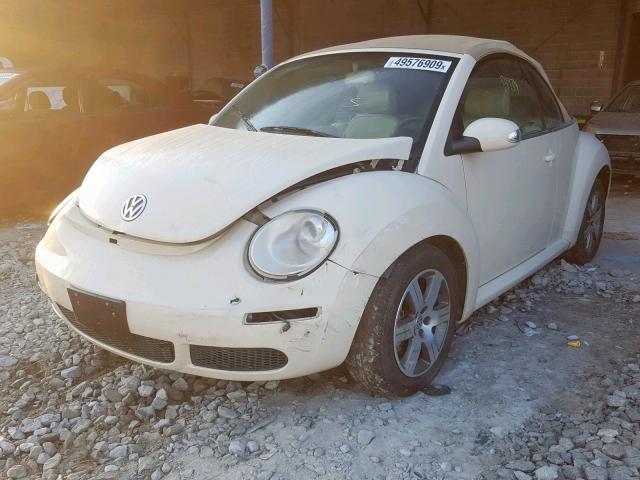 3VWPF31Y36M321181 - 2006 VOLKSWAGEN NEW BEETLE თაფლისფერი ფოტო 2