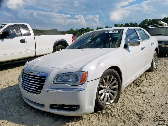 2C3CCAAG7CH173024 - 2012 CHRYSLER 300 WHITE photo 2