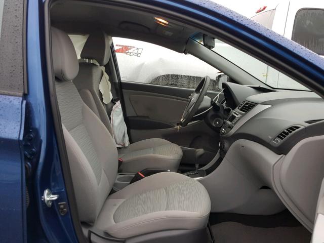 KMHCT4AEXGU943243 - 2016 HYUNDAI ACCENT SE BLUE photo 5