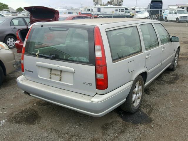 YV1LW61J7Y2651836 - 2000 VOLVO V70 BASE SILVER photo 4