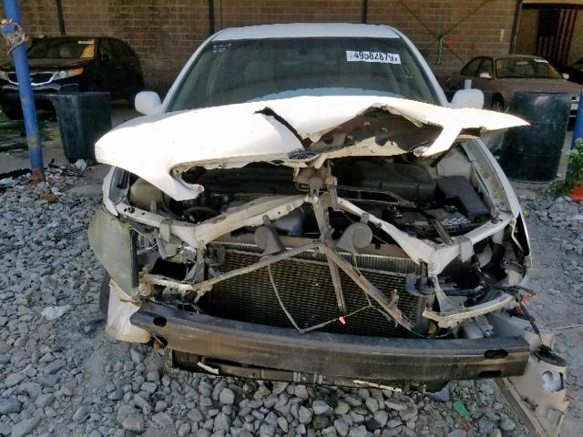 4T1BE32K24U368779 - 2004 TOYOTA CAMRY LE WHITE photo 9