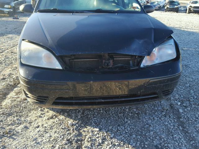 1FAFP34N85W298725 - 2005 FORD FOCUS ZX4 BLACK photo 9