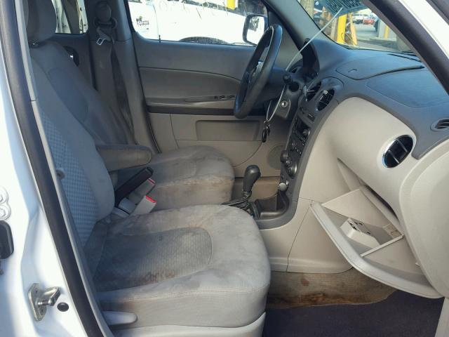 3GNBAADB6AS628590 - 2010 CHEVROLET HHR LS WHITE photo 5