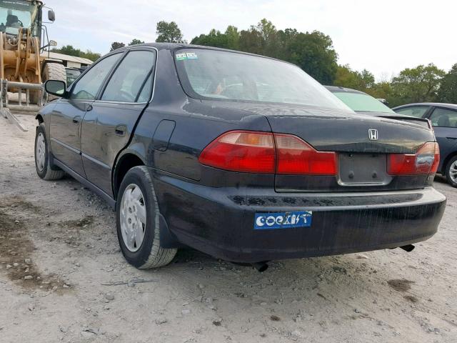 1HGCG1646YA065466 - 2000 HONDA ACCORD LX BLACK photo 3