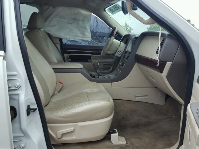 5LMEU88H34ZJ20906 - 2004 LINCOLN AVIATOR 白色 照片 5