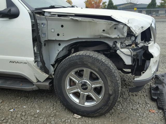 5LMEU88H34ZJ20906 - 2004 LINCOLN AVIATOR 白色 照片 9