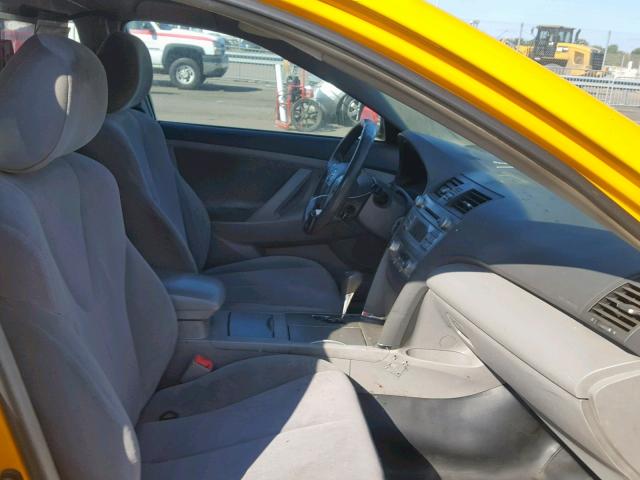 4T1BB3EK7BU143081 - 2011 TOYOTA CAMRY HYBR YELLOW photo 5