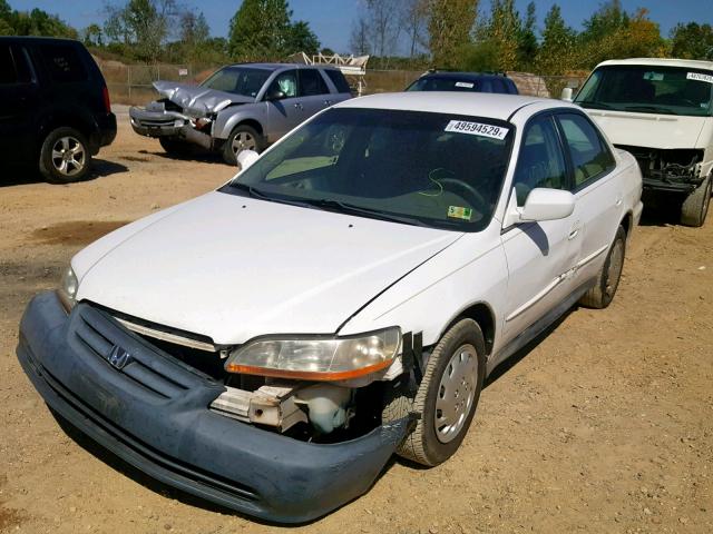 1HGCG66522A077496 - 2002 HONDA ACCORD LX WHITE photo 2