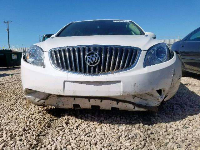 1G4PR5SKXH4108965 - 2017 BUICK VERANO SPO WHITE photo 9