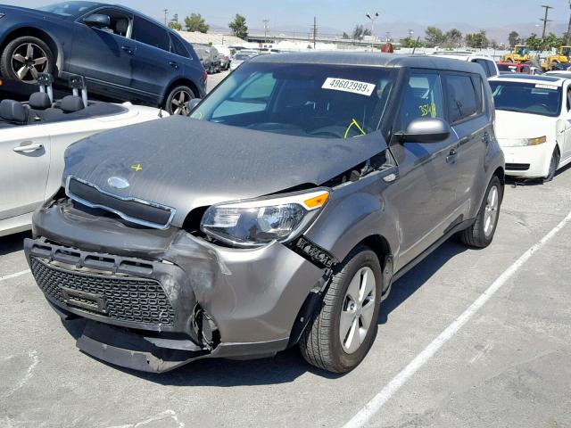 KNDJN2A28E7073682 - 2014 KIA SOUL GRAY photo 2