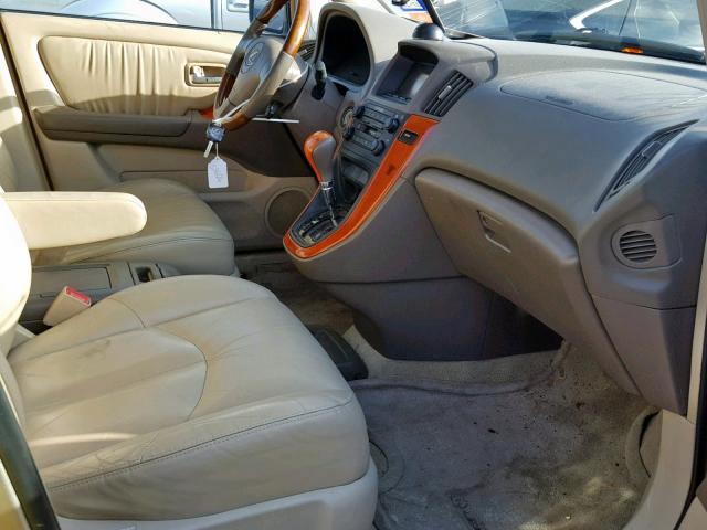 JTJGF10UX20143723 - 2002 LEXUS RX 300 GOLD photo 5