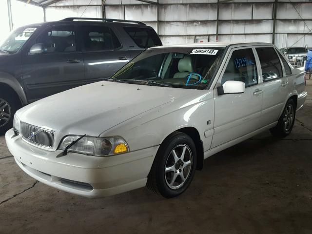 YV1LS55A7X2604501 - 1999 VOLVO S70 WHITE photo 2