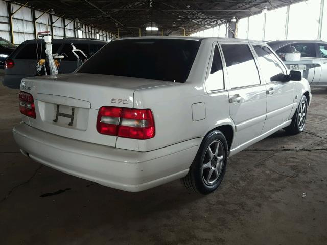 YV1LS55A7X2604501 - 1999 VOLVO S70 WHITE photo 4