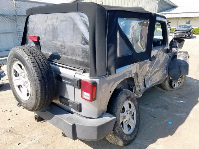 1C4AJWAGXHL508972 - 2017 JEEP WRANGLER S ვერცხლისფერი ფოტო 4