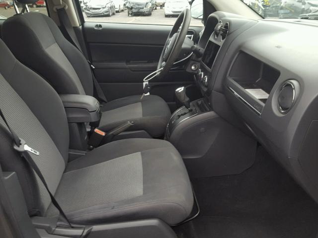 1J4NT1FBXBD245891 - 2011 JEEP COMPASS SP GRAY photo 5