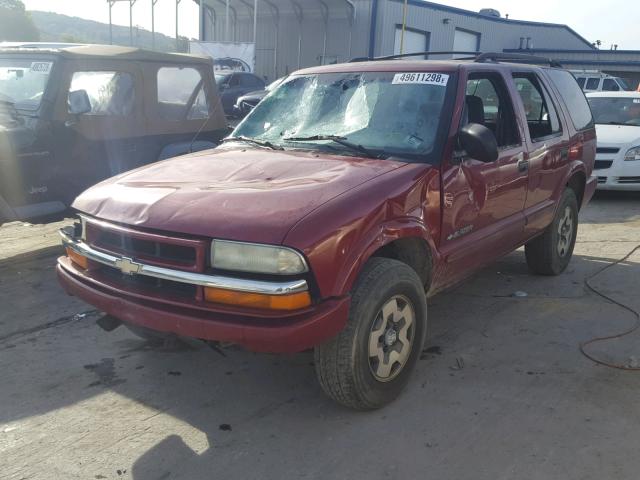 1GNDT13X23K131048 - 2003 CHEVROLET BLAZER RED photo 2